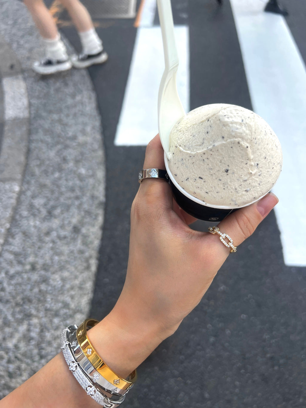 Glaze Bloom Bangle – 18K Gold Plated